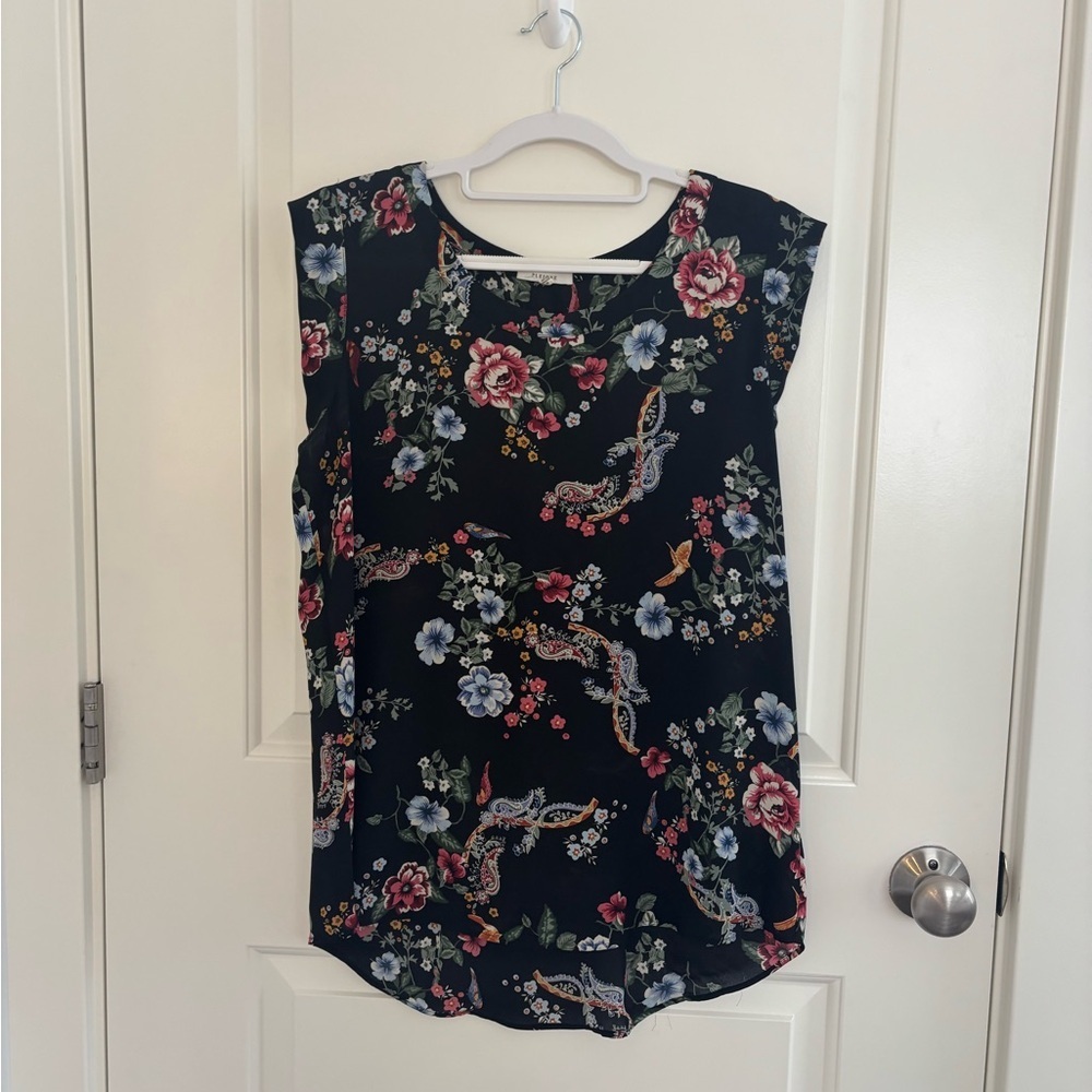 Pleione Black Floral Sleeveless Blouse